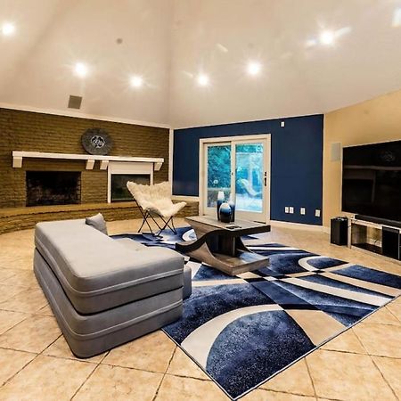 Huge 6 Bedroom With Pool, Spa, 85 Inch Tv, Game Room Houston Exterior foto
