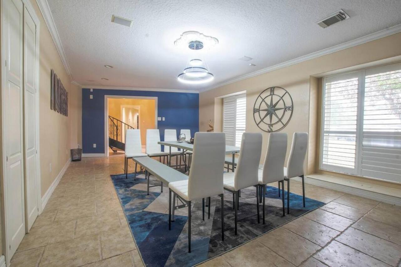 Huge 6 Bedroom With Pool, Spa, 85 Inch Tv, Game Room Houston Exterior foto