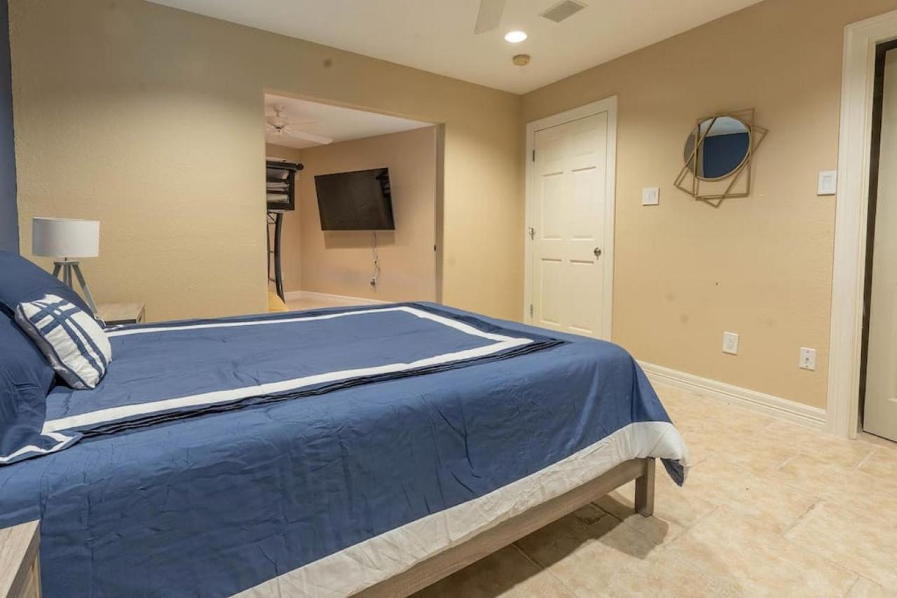 Huge 6 Bedroom With Pool, Spa, 85 Inch Tv, Game Room Houston Exterior foto