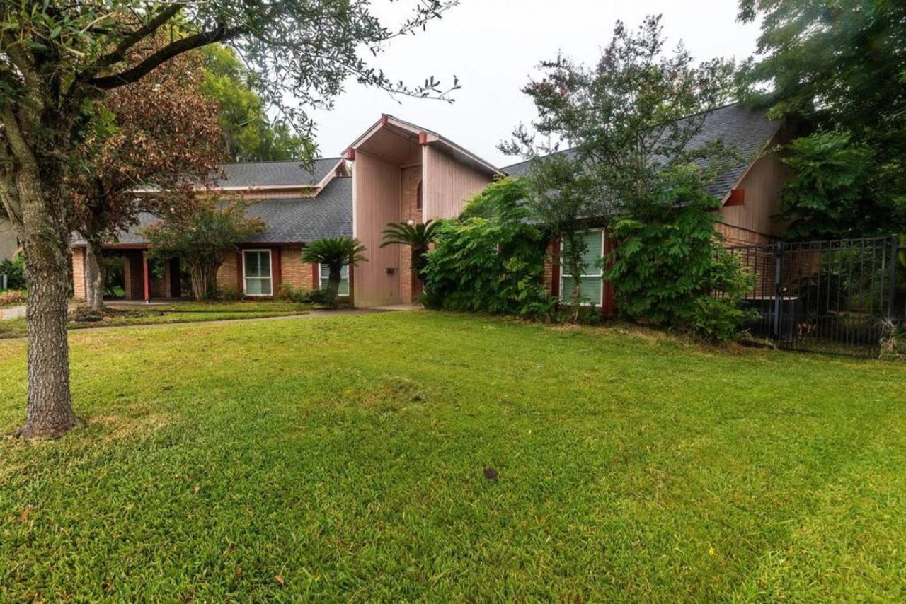 Huge 6 Bedroom With Pool, Spa, 85 Inch Tv, Game Room Houston Exterior foto