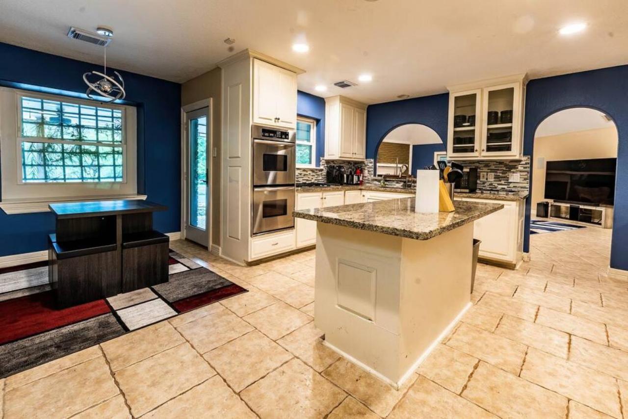 Huge 6 Bedroom With Pool, Spa, 85 Inch Tv, Game Room Houston Exterior foto