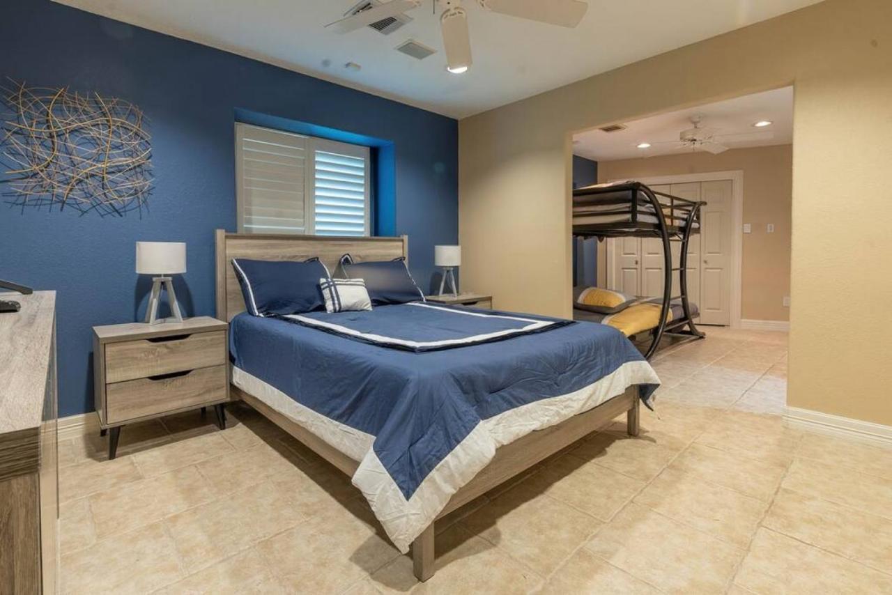 Huge 6 Bedroom With Pool, Spa, 85 Inch Tv, Game Room Houston Exterior foto
