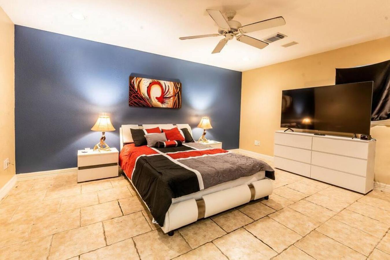Huge 6 Bedroom With Pool, Spa, 85 Inch Tv, Game Room Houston Exterior foto