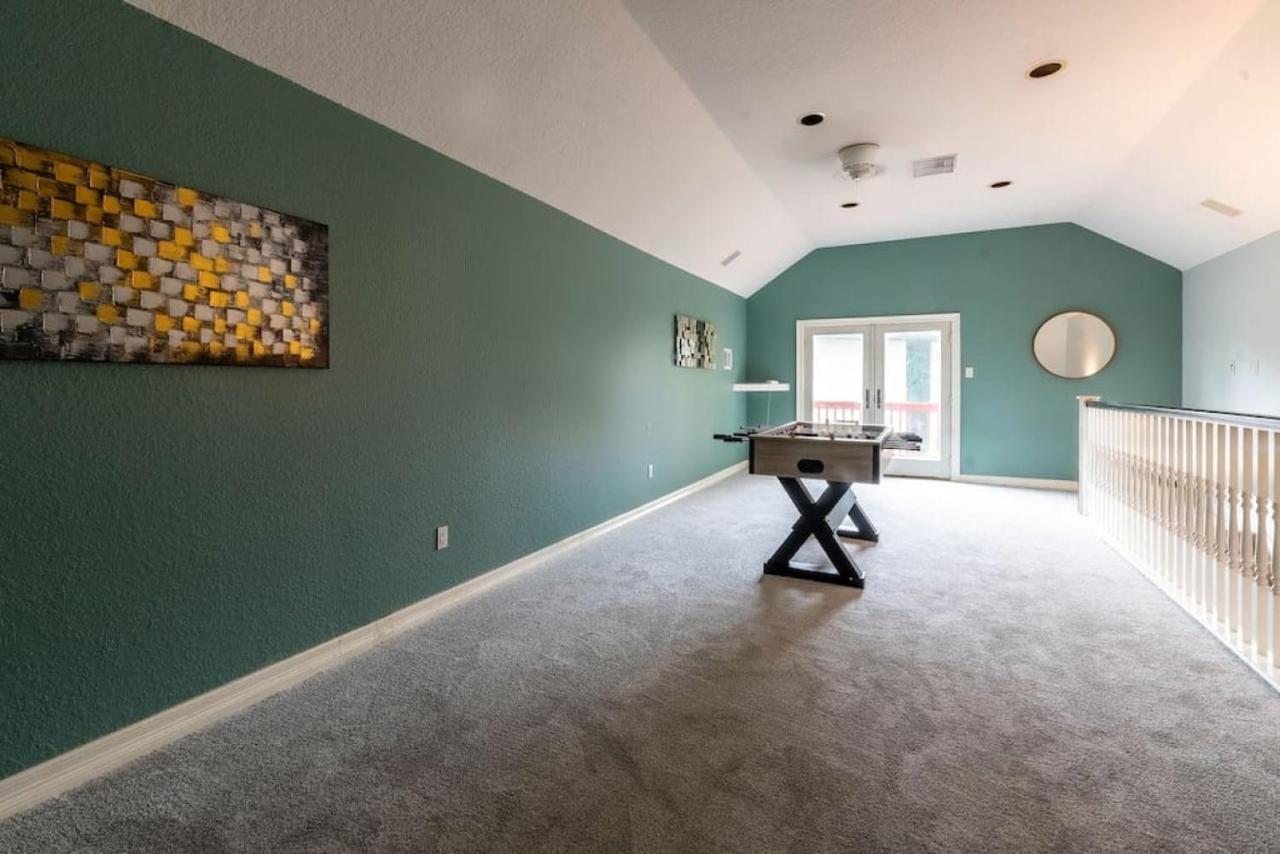 Huge 6 Bedroom With Pool, Spa, 85 Inch Tv, Game Room Houston Exterior foto