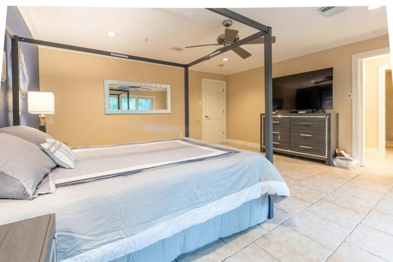 Huge 6 Bedroom With Pool, Spa, 85 Inch Tv, Game Room Houston Exterior foto