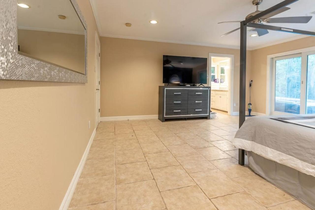 Huge 6 Bedroom With Pool, Spa, 85 Inch Tv, Game Room Houston Exterior foto